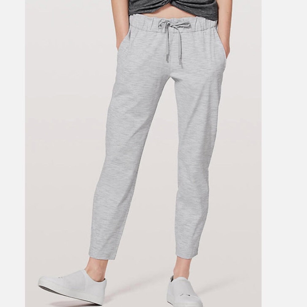 Lululemon On the Fly Pant size 10 Wee Are From Space Nimbus Battleship Stripe